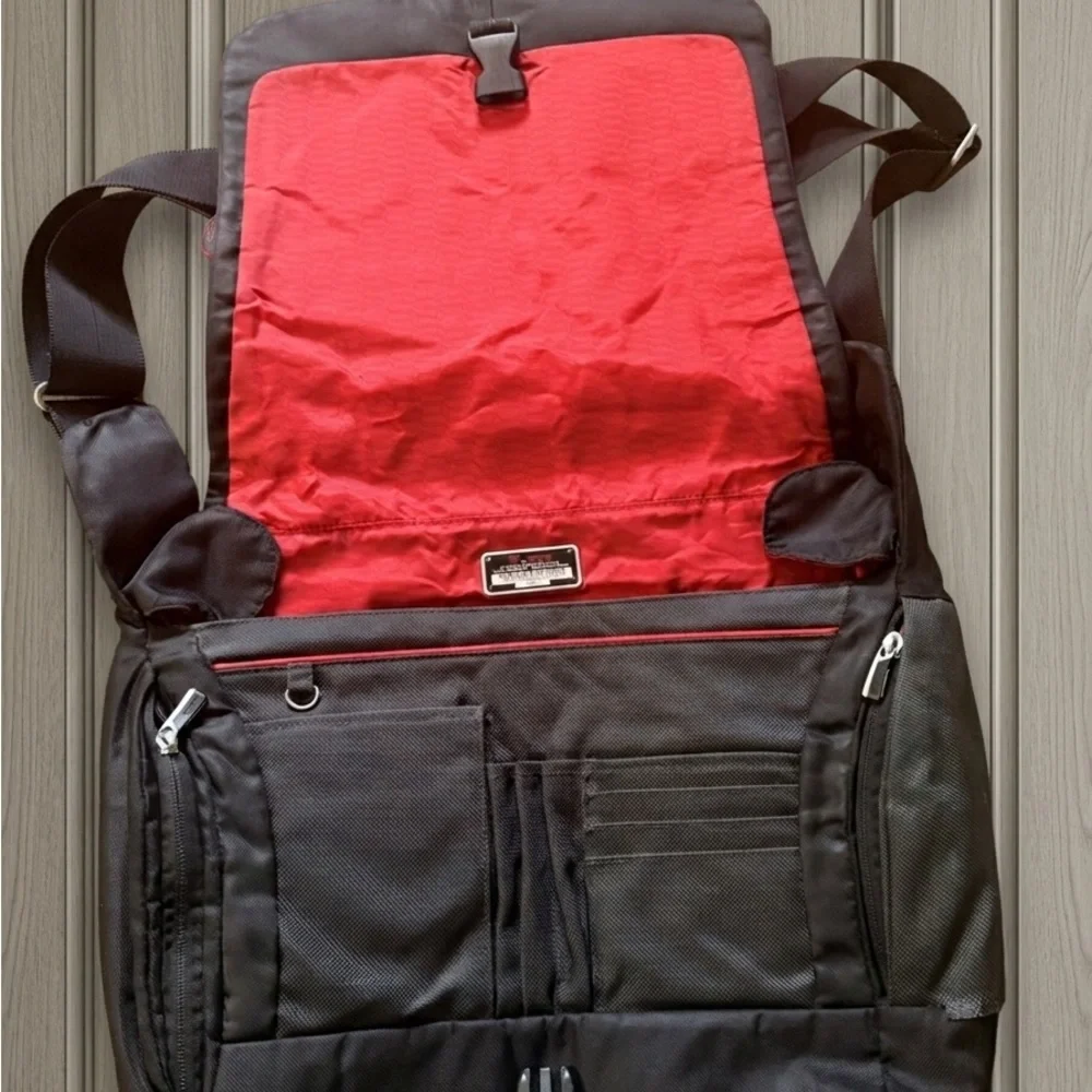 Tumi T-Tech Laptop Messenger Bag Black Ballistic Nylon Commuter Work Bag